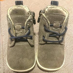 Gray UGG baby boots (unisex)